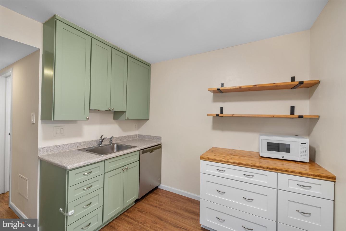 2073 ROYAL FERN CT #34/21B, RESTON, Virginia 20191, 2 Bedrooms Bedrooms, 7 Rooms Rooms,1 BathroomBathrooms,Residential,For sale,2073 ROYAL FERN CT #34/21B,VAFX2291758 MLS # VAFX2291758 2073 ROYAL FERN CT #34/21B, RESTON, Virginia 20191, 2 Bedrooms Bedrooms, 7 Rooms Rooms,1 BathroomBathrooms,Residential,For sale,2073 ROYAL FERN CT #34/21B,VAFX2291758 MLS # VAFX2291758