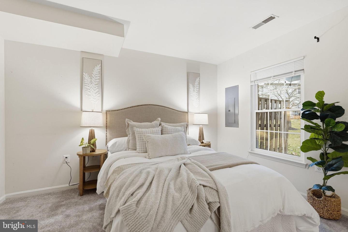 22987 FONTWELL SQ, STERLING, Virginia 20166, 3 Bedrooms Bedrooms, 9 Rooms Rooms,2 BathroomsBathrooms,Residential,For sale,22987 FONTWELL SQ,VALO2116238 MLS # VALO2116238