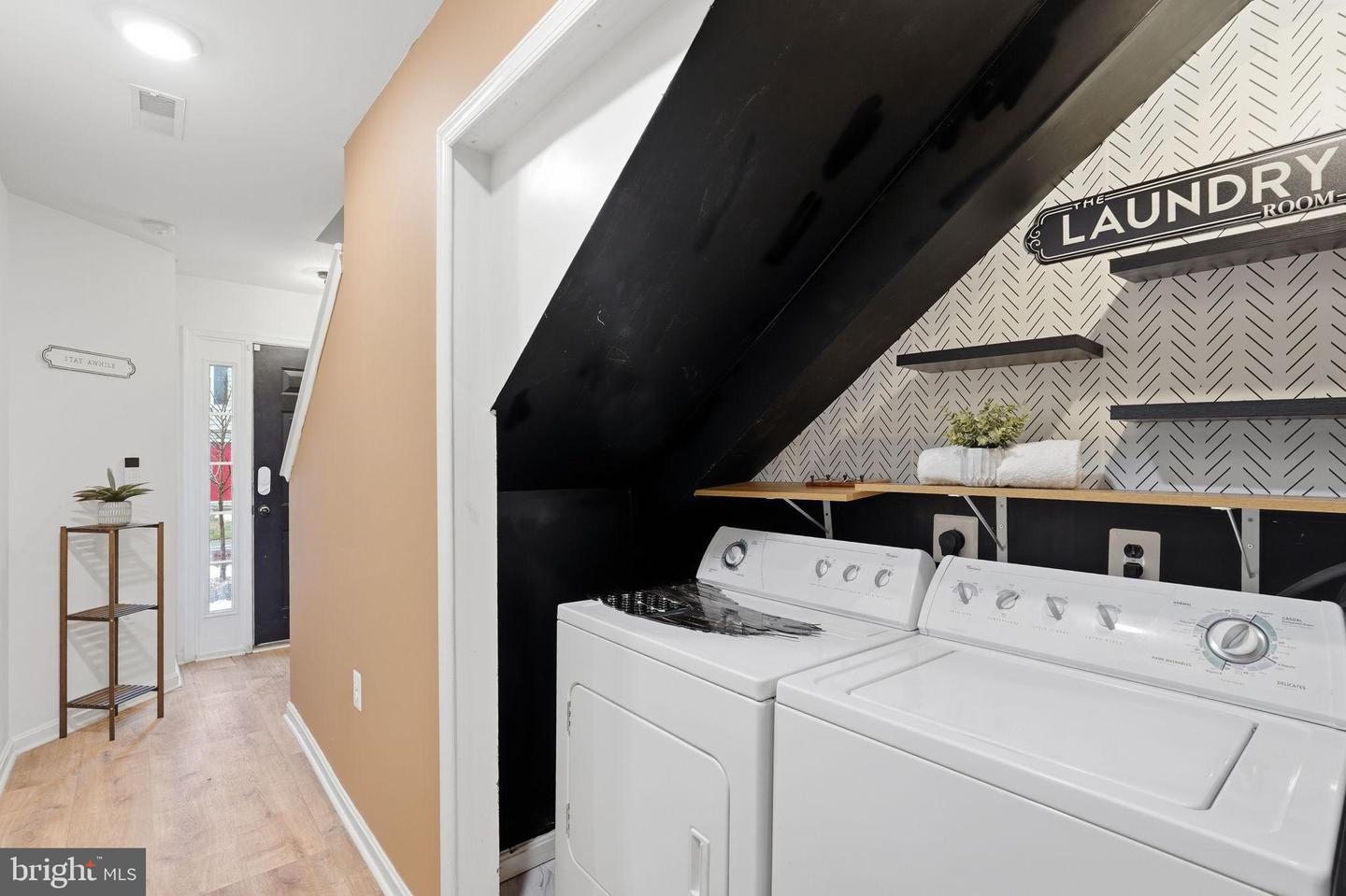 22987 FONTWELL SQ, STERLING, Virginia 20166, 3 Bedrooms Bedrooms, 9 Rooms Rooms,2 BathroomsBathrooms,Residential,For sale,22987 FONTWELL SQ,VALO2116238 MLS # VALO2116238