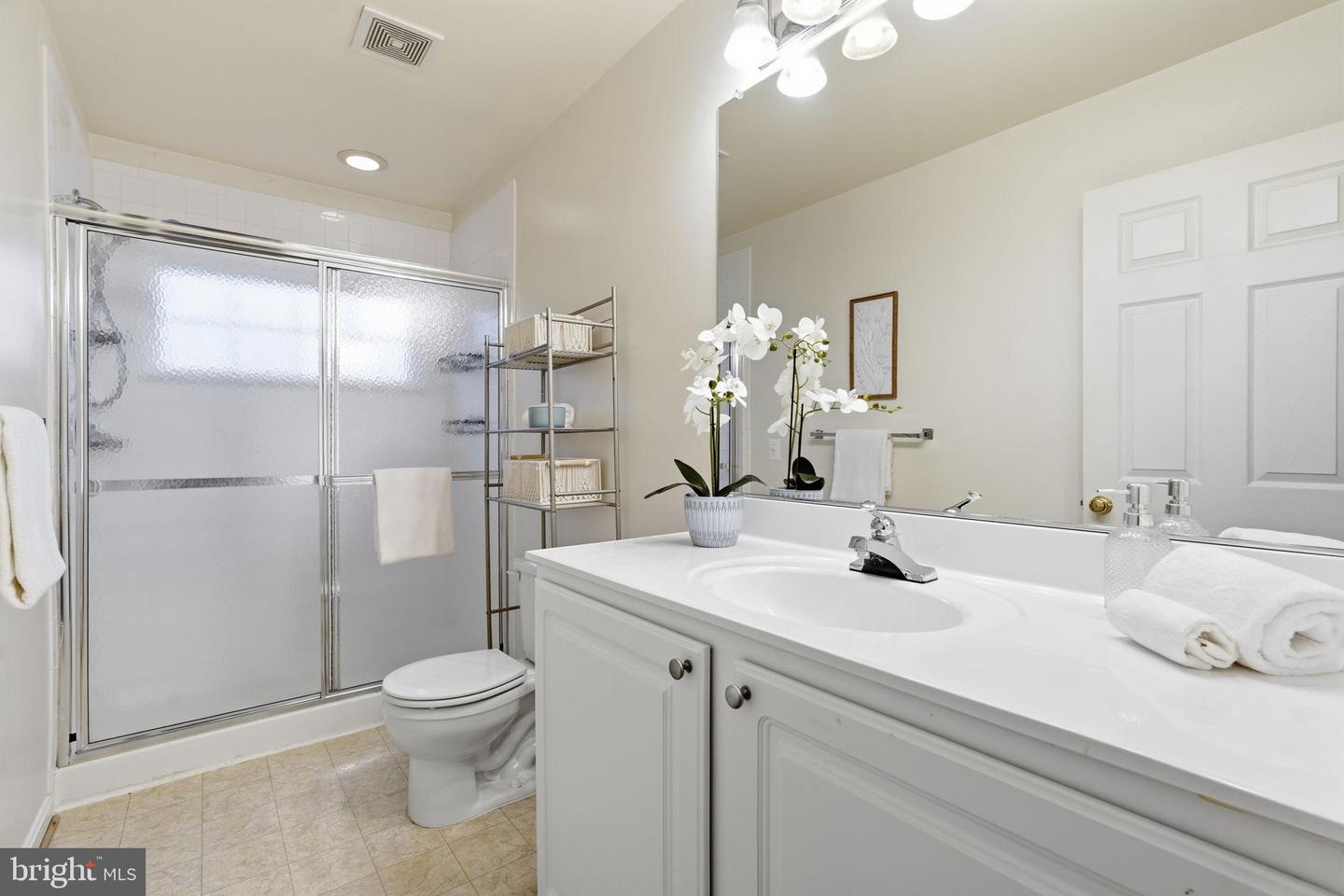 22987 FONTWELL SQ, STERLING, Virginia 20166, 3 Bedrooms Bedrooms, 9 Rooms Rooms,2 BathroomsBathrooms,Residential,For sale,22987 FONTWELL SQ,VALO2116238 MLS # VALO2116238