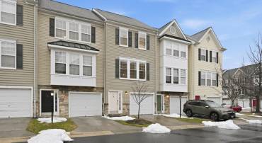22987 FONTWELL SQ, STERLING, Virginia 20166, 3 Bedrooms Bedrooms, 9 Rooms Rooms,2 BathroomsBathrooms,Residential,For sale,22987 FONTWELL SQ,VALO2116238 MLS # VALO2116238
