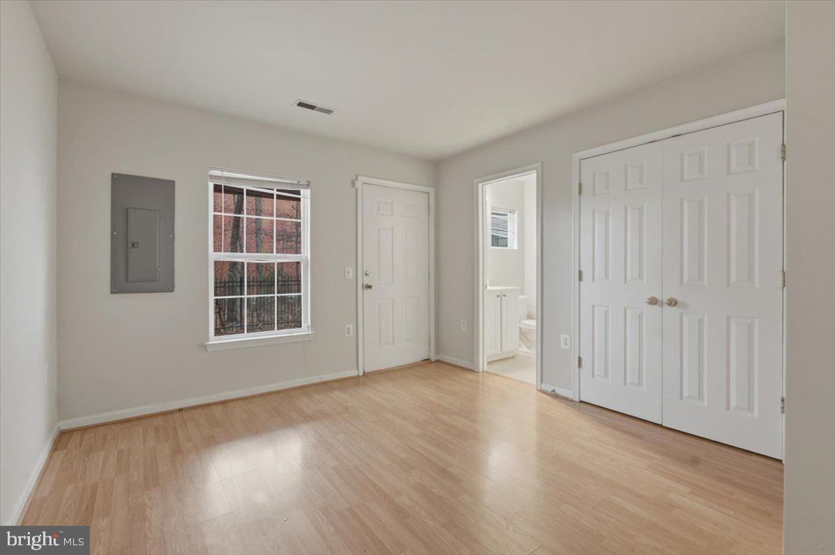 23142 BLACKTHORN SQ, STERLING, Virginia 20166, 3 Bedrooms Bedrooms, ,3 BathroomsBathrooms,Residential,For sale,23142 BLACKTHORN SQ,VALO2116244 MLS # VALO2116244