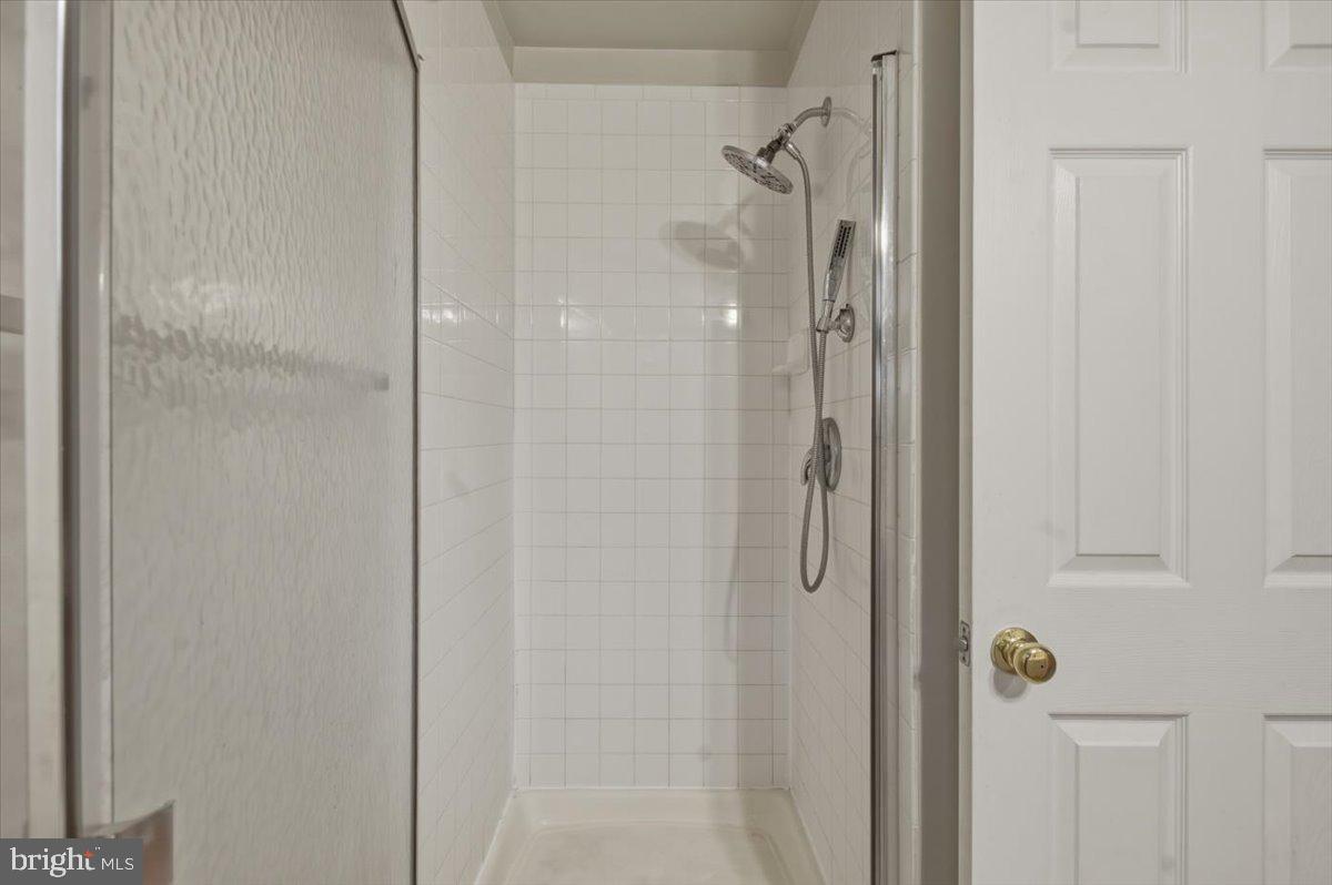 23142 BLACKTHORN SQ, STERLING, Virginia 20166, 3 Bedrooms Bedrooms, ,3 BathroomsBathrooms,Residential,For sale,23142 BLACKTHORN SQ,VALO2116244 MLS # VALO2116244