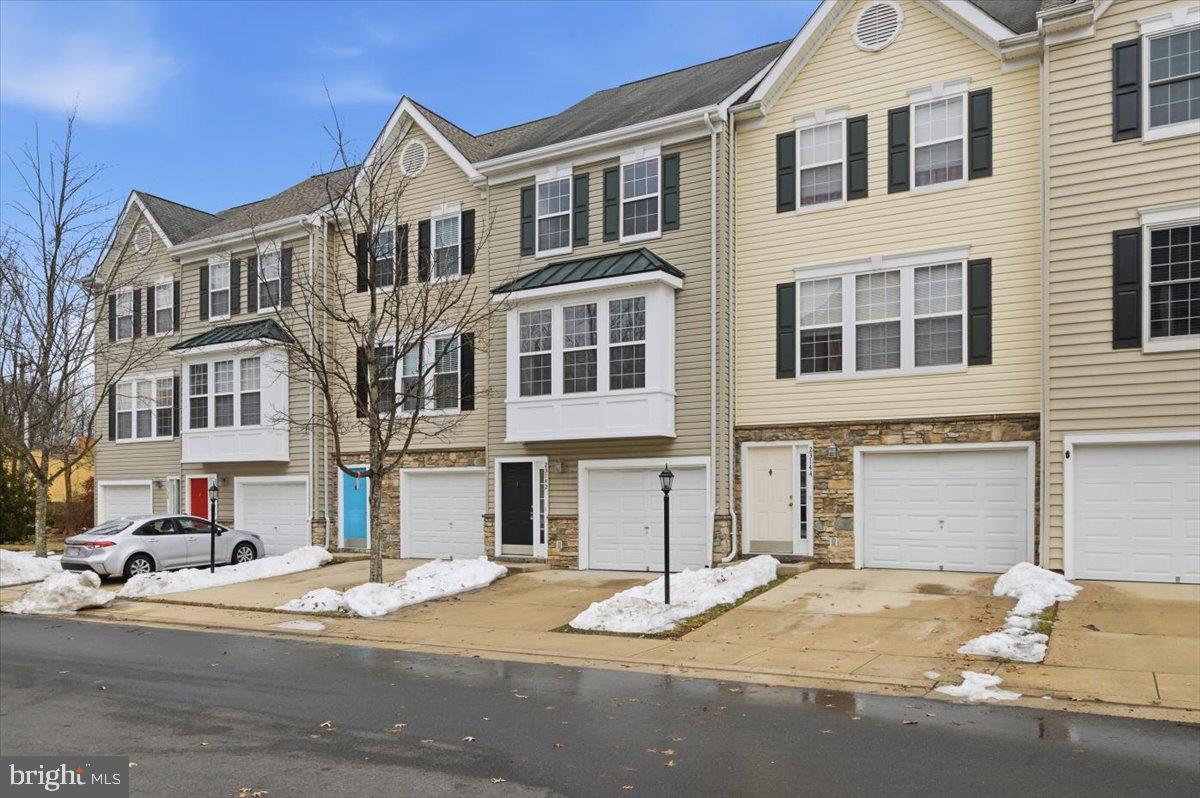 23142 BLACKTHORN SQ, STERLING, Virginia 20166, 3 Bedrooms Bedrooms, ,3 BathroomsBathrooms,Residential,For sale,23142 BLACKTHORN SQ,VALO2116244 MLS # VALO2116244