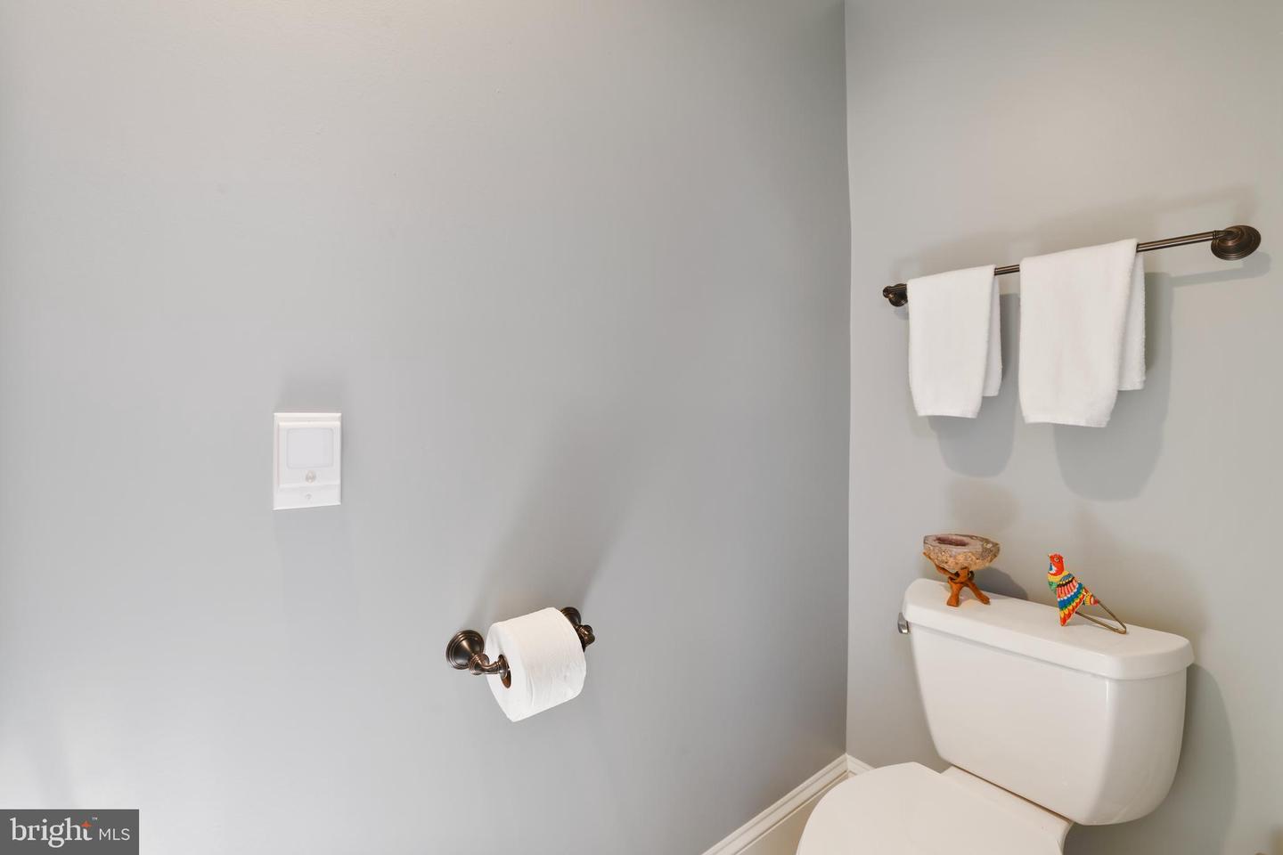 1732 BAY ST SE #1, WASHINGTON, District Of Columbia 20003, 2 Bedrooms Bedrooms, 5 Rooms Rooms,2 BathroomsBathrooms,Residential,For sale,1732 BAY ST SE #1,DCDC2246898 MLS # DCDC2246898 1732 BAY ST SE #1, WASHINGTON, District Of Columbia 20003, 2 Bedrooms Bedrooms, 5 Rooms Rooms,2 BathroomsBathrooms,Residential,For sale,1732 BAY ST SE #1,DCDC2246898 MLS # DCDC2246898