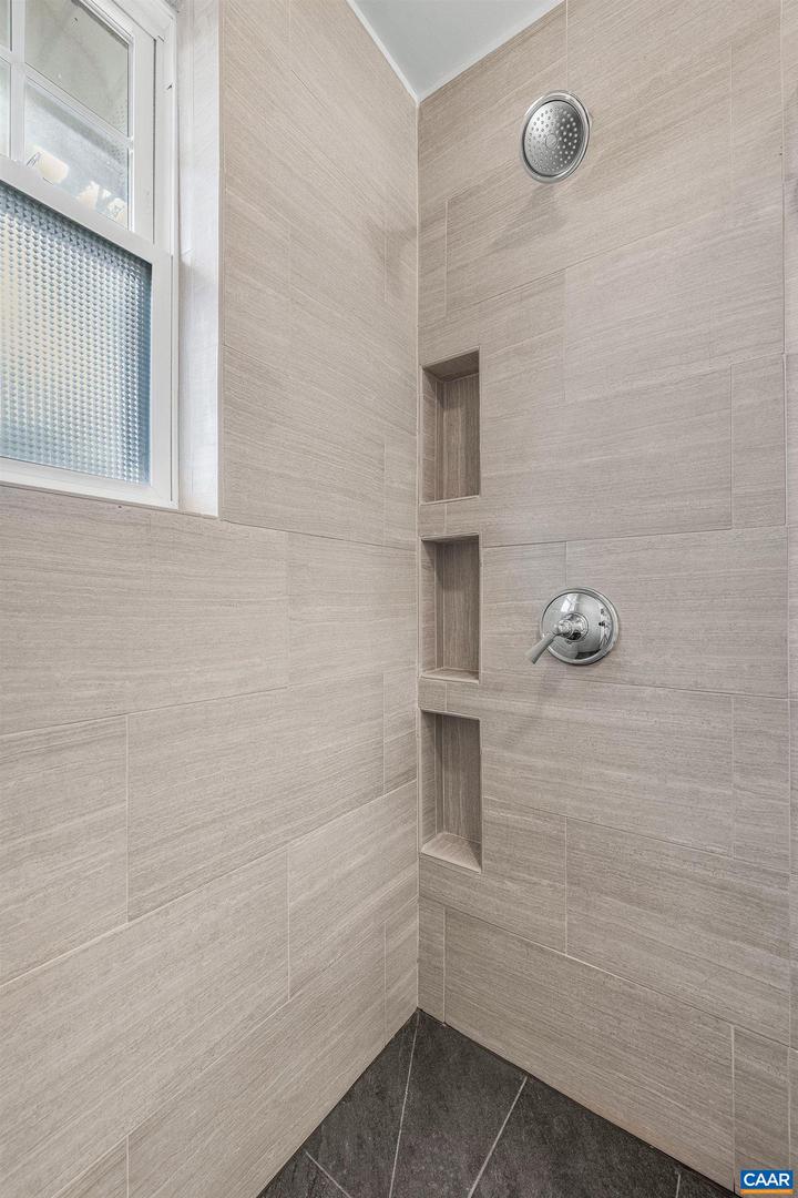 1200 MERIWETHER ST, CHARLOTTESVILLE, Virginia 22902, 2 Bedrooms Bedrooms, ,2 BathroomsBathrooms,Residential,For sale,1200 MERIWETHER ST,673457 MLS # 673457