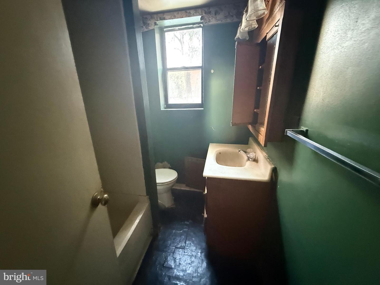 3725 12TH ST NE #102, WASHINGTON, District Of Columbia 20017, 2 Bedrooms Bedrooms, 3 Rooms Rooms,1 BathroomBathrooms,Residential,For sale,3725 12TH ST NE #102,DCDC2246944 MLS # DCDC2246944