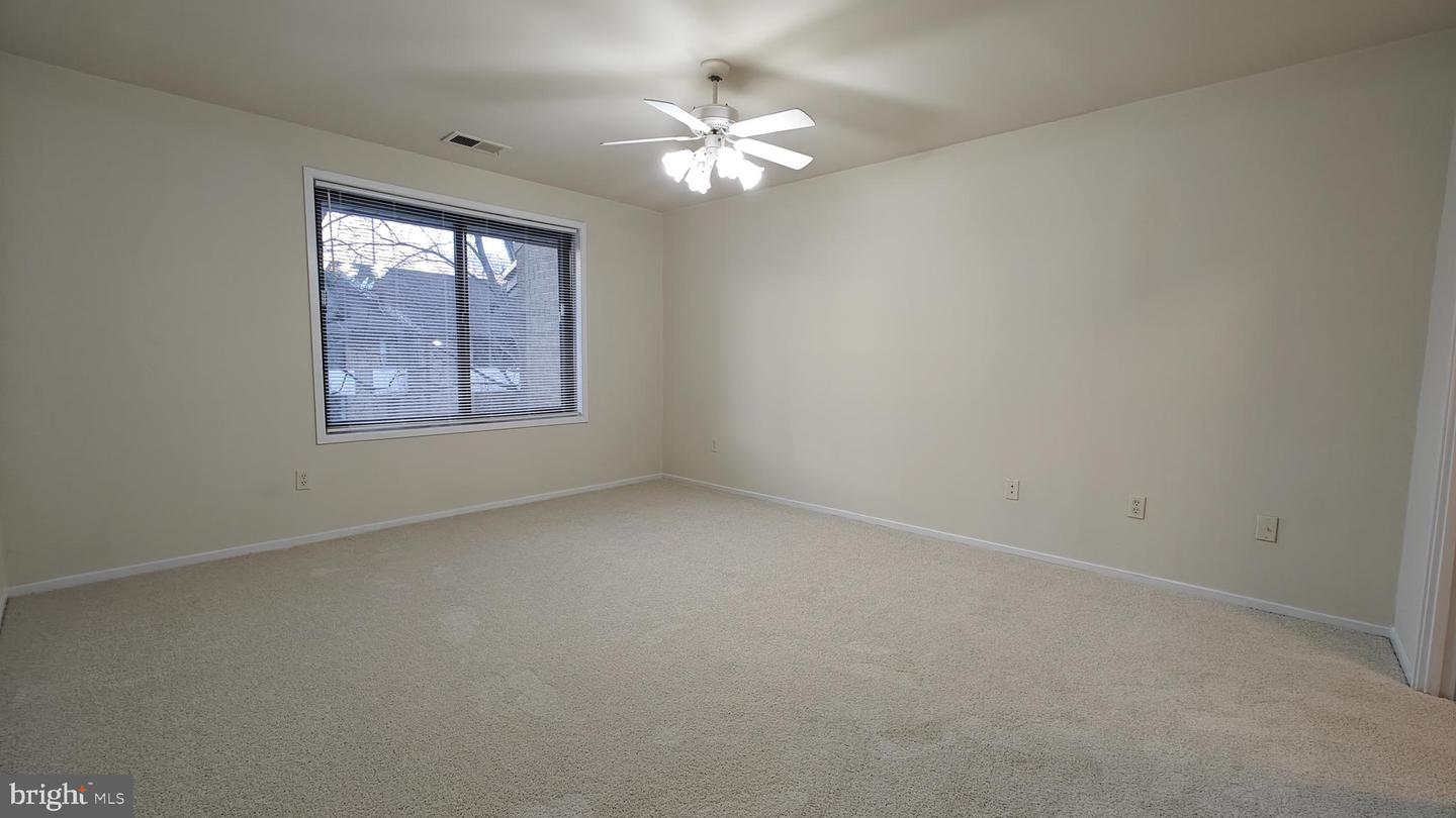 503 FLORIDA AVE #203, HERNDON, Virginia 20170, 2 Bedrooms Bedrooms, ,2 BathroomsBathrooms,Residential,For sale,503 FLORIDA AVE #203,VAFX2291862 MLS # VAFX2291862