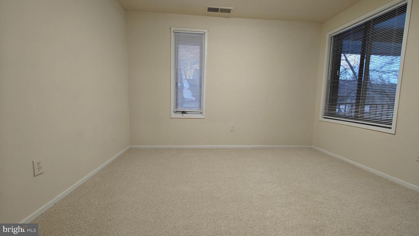 503 FLORIDA AVE #203, HERNDON, Virginia 20170, 2 Bedrooms Bedrooms, ,2 BathroomsBathrooms,Residential,For sale,503 FLORIDA AVE #203,VAFX2291862 MLS # VAFX2291862