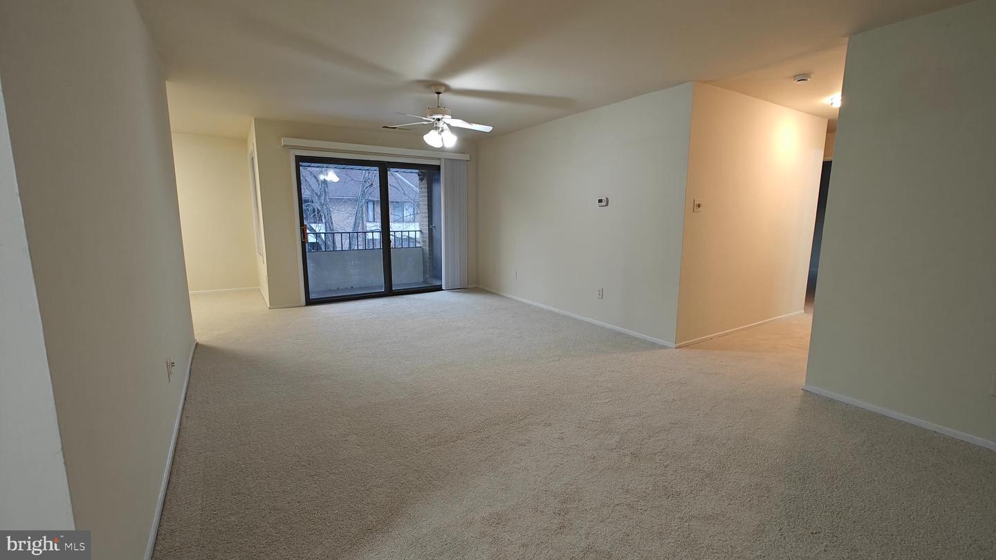 503 FLORIDA AVE #203, HERNDON, Virginia 20170, 2 Bedrooms Bedrooms, ,2 BathroomsBathrooms,Residential,For sale,503 FLORIDA AVE #203,VAFX2291862 MLS # VAFX2291862