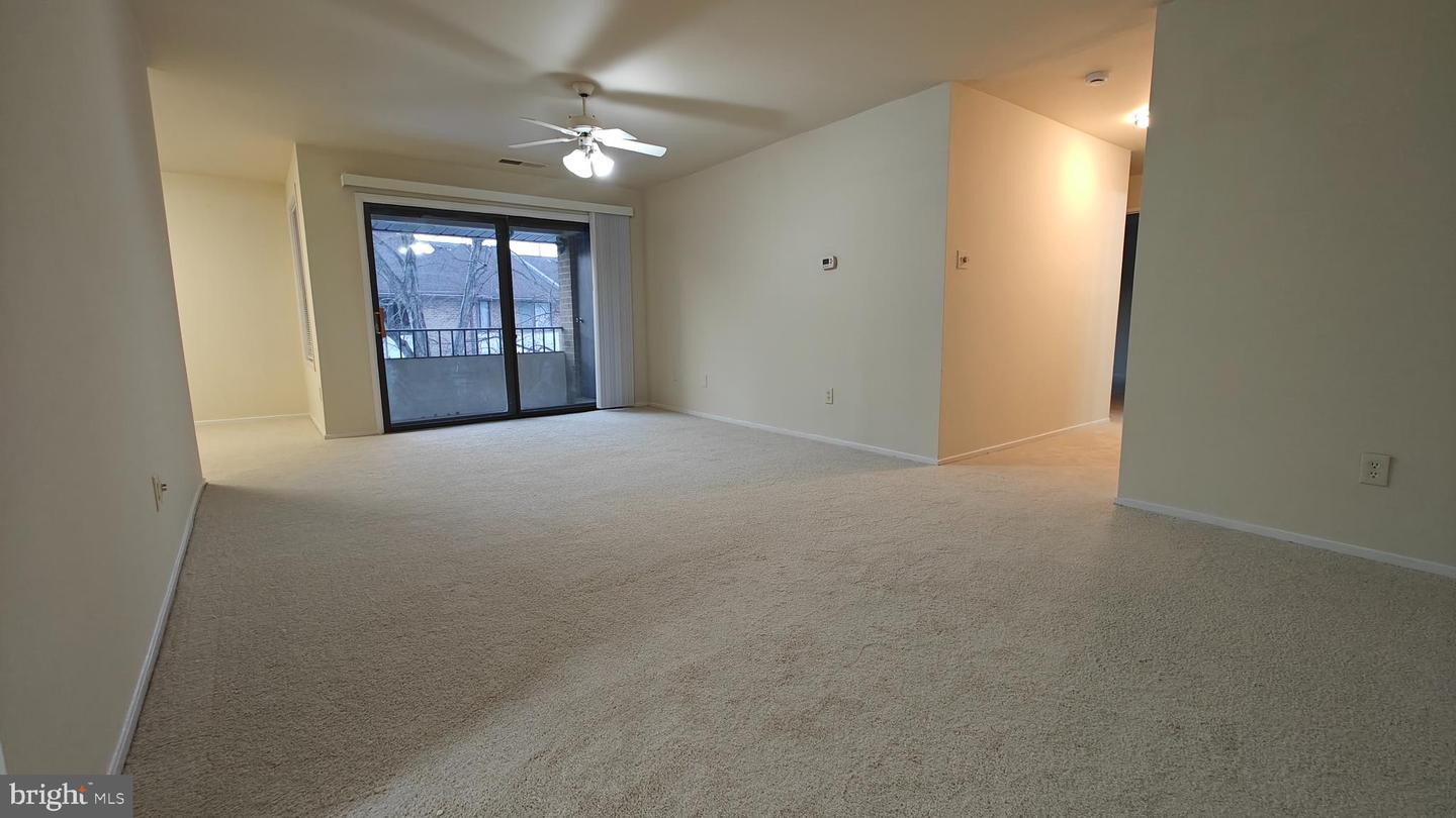 503 FLORIDA AVE #203, HERNDON, Virginia 20170, 2 Bedrooms Bedrooms, ,2 BathroomsBathrooms,Residential,For sale,503 FLORIDA AVE #203,VAFX2291862 MLS # VAFX2291862