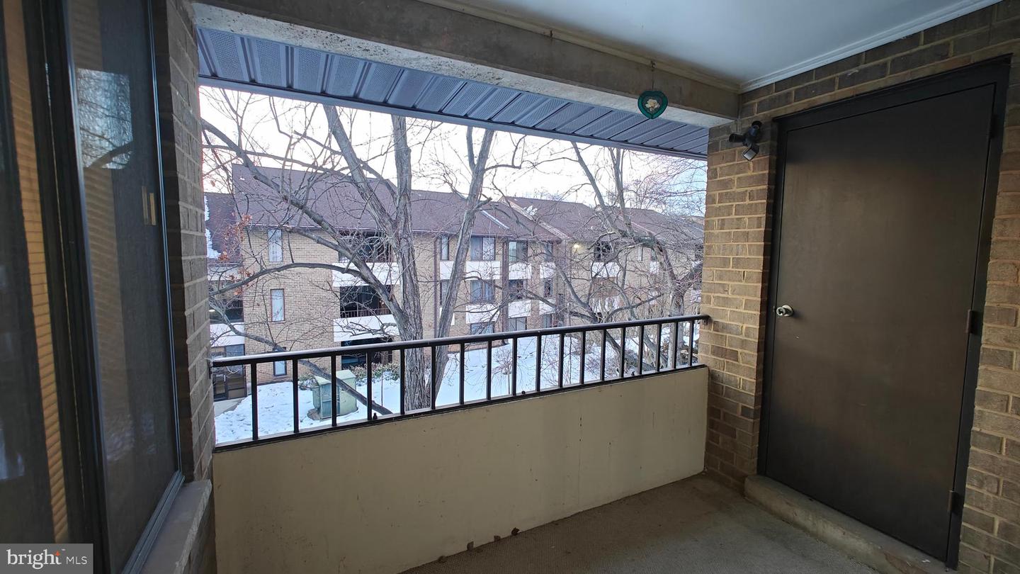 503 FLORIDA AVE #203, HERNDON, Virginia 20170, 2 Bedrooms Bedrooms, ,2 BathroomsBathrooms,Residential,For sale,503 FLORIDA AVE #203,VAFX2291862 MLS # VAFX2291862