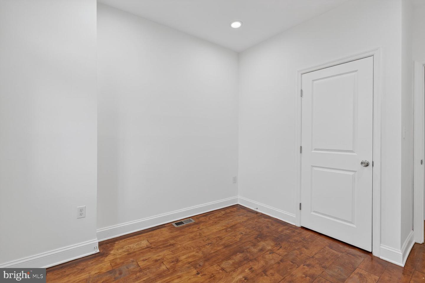 113 15TH ST SE, WASHINGTON, District Of Columbia 20003, 6 Bedrooms Bedrooms, ,3 BathroomsBathrooms,Residential,For sale,113 15TH ST SE,DCDC2246952 MLS # DCDC2246952 113 15TH ST SE, WASHINGTON, District Of Columbia 20003, 6 Bedrooms Bedrooms, ,3 BathroomsBathrooms,Residential,For sale,113 15TH ST SE,DCDC2246952 MLS # DCDC2246952