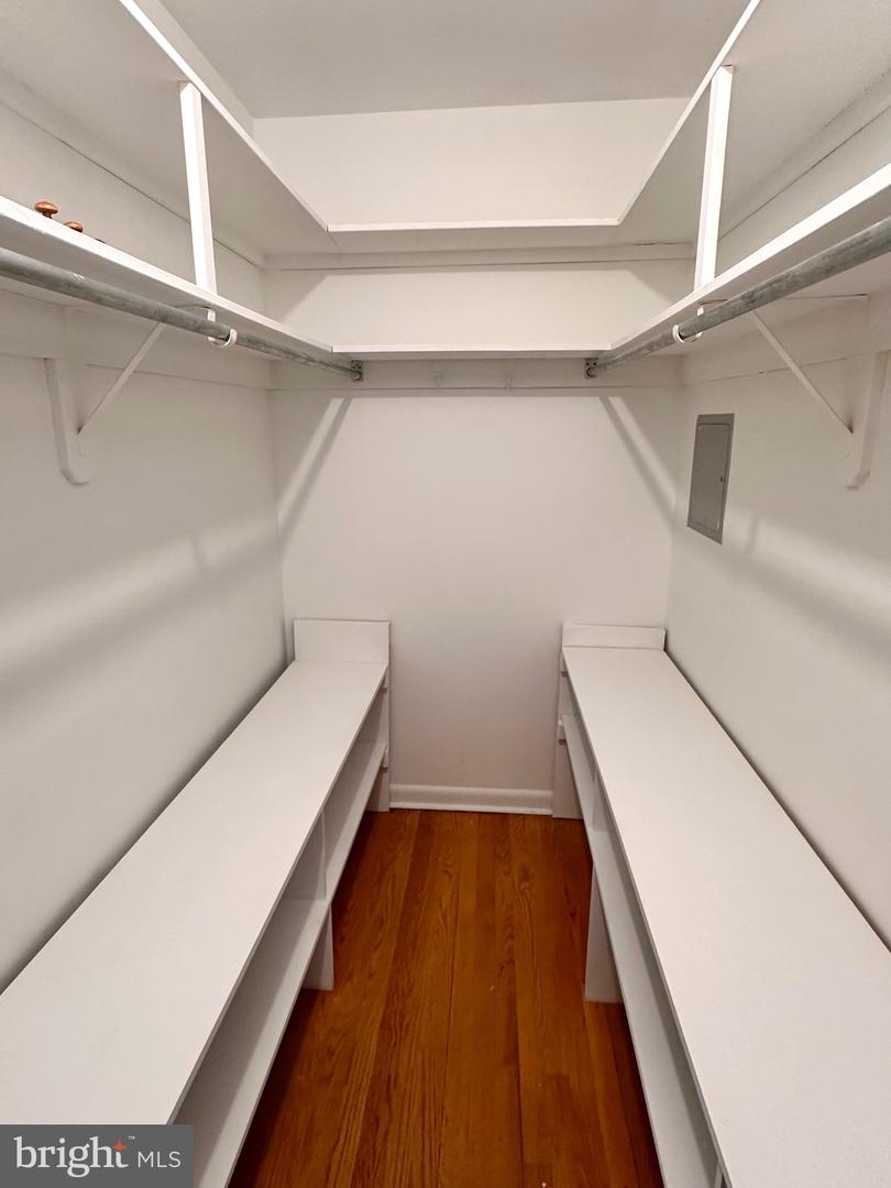 922 S GEORGE MASON DR, ARLINGTON, Virginia 22204, 3 Bedrooms Bedrooms, ,2 BathroomsBathrooms,Residential,For sale,922 S GEORGE MASON DR,VAAR2069042 MLS # VAAR2069042