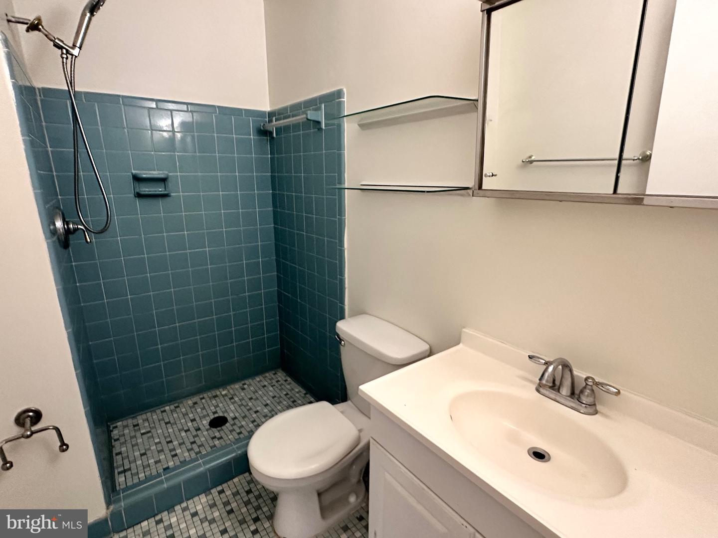 922 S GEORGE MASON DR, ARLINGTON, Virginia 22204, 3 Bedrooms Bedrooms, ,2 BathroomsBathrooms,Residential,For sale,922 S GEORGE MASON DR,VAAR2069042 MLS # VAAR2069042