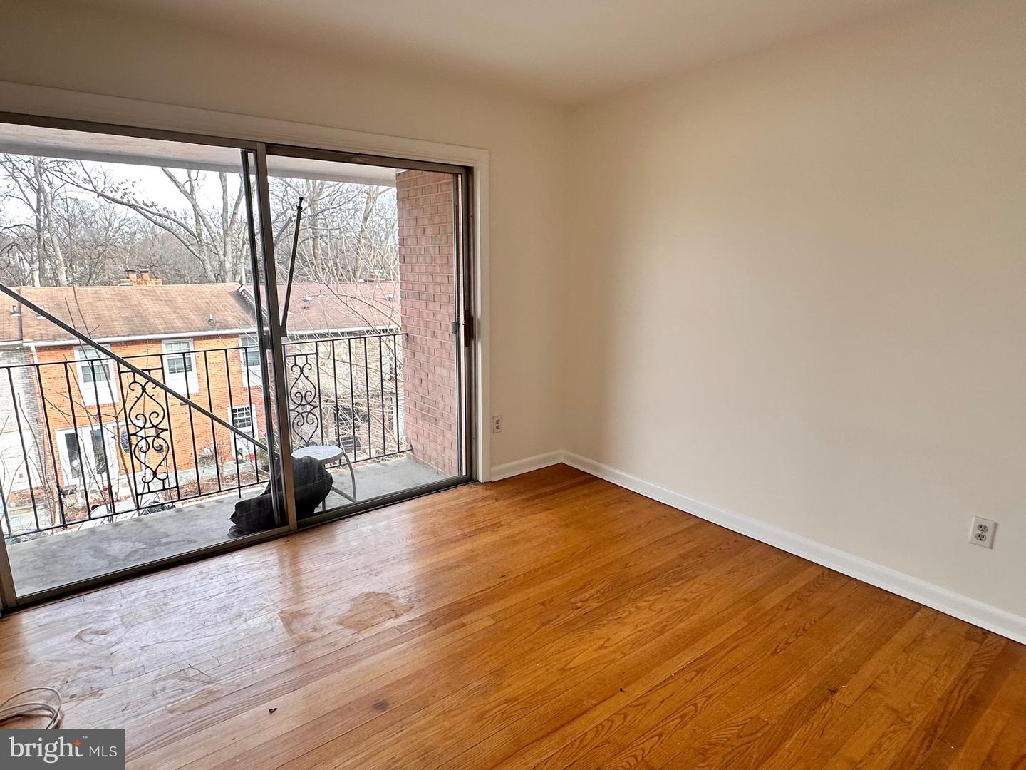 922 S GEORGE MASON DR, ARLINGTON, Virginia 22204, 3 Bedrooms Bedrooms, ,2 BathroomsBathrooms,Residential,For sale,922 S GEORGE MASON DR,VAAR2069042 MLS # VAAR2069042