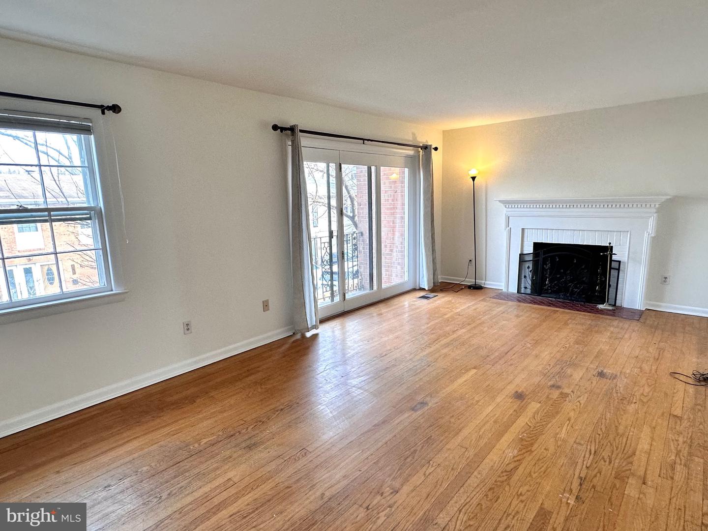 922 S GEORGE MASON DR, ARLINGTON, Virginia 22204, 3 Bedrooms Bedrooms, ,2 BathroomsBathrooms,Residential,For sale,922 S GEORGE MASON DR,VAAR2069042 MLS # VAAR2069042