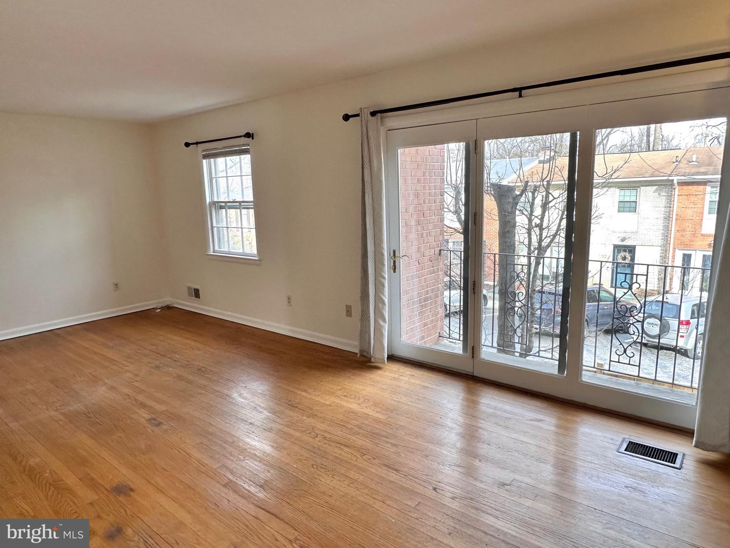 922 S GEORGE MASON DR, ARLINGTON, Virginia 22204, 3 Bedrooms Bedrooms, ,2 BathroomsBathrooms,Residential,For sale,922 S GEORGE MASON DR,VAAR2069042 MLS # VAAR2069042