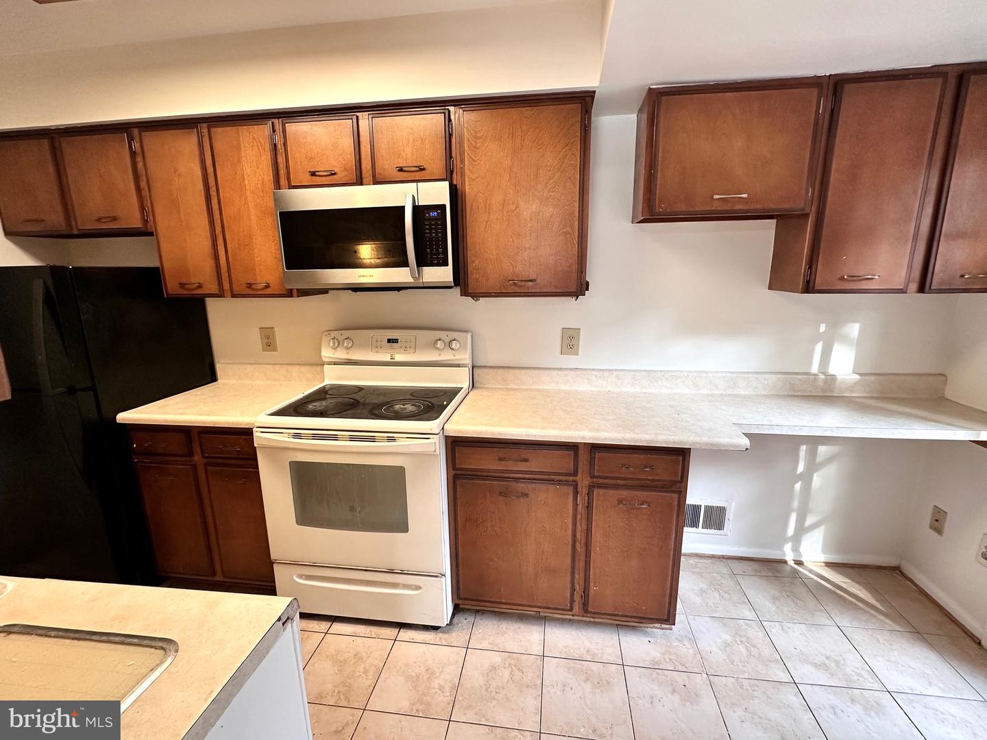 922 S GEORGE MASON DR, ARLINGTON, Virginia 22204, 3 Bedrooms Bedrooms, ,2 BathroomsBathrooms,Residential,For sale,922 S GEORGE MASON DR,VAAR2069042 MLS # VAAR2069042