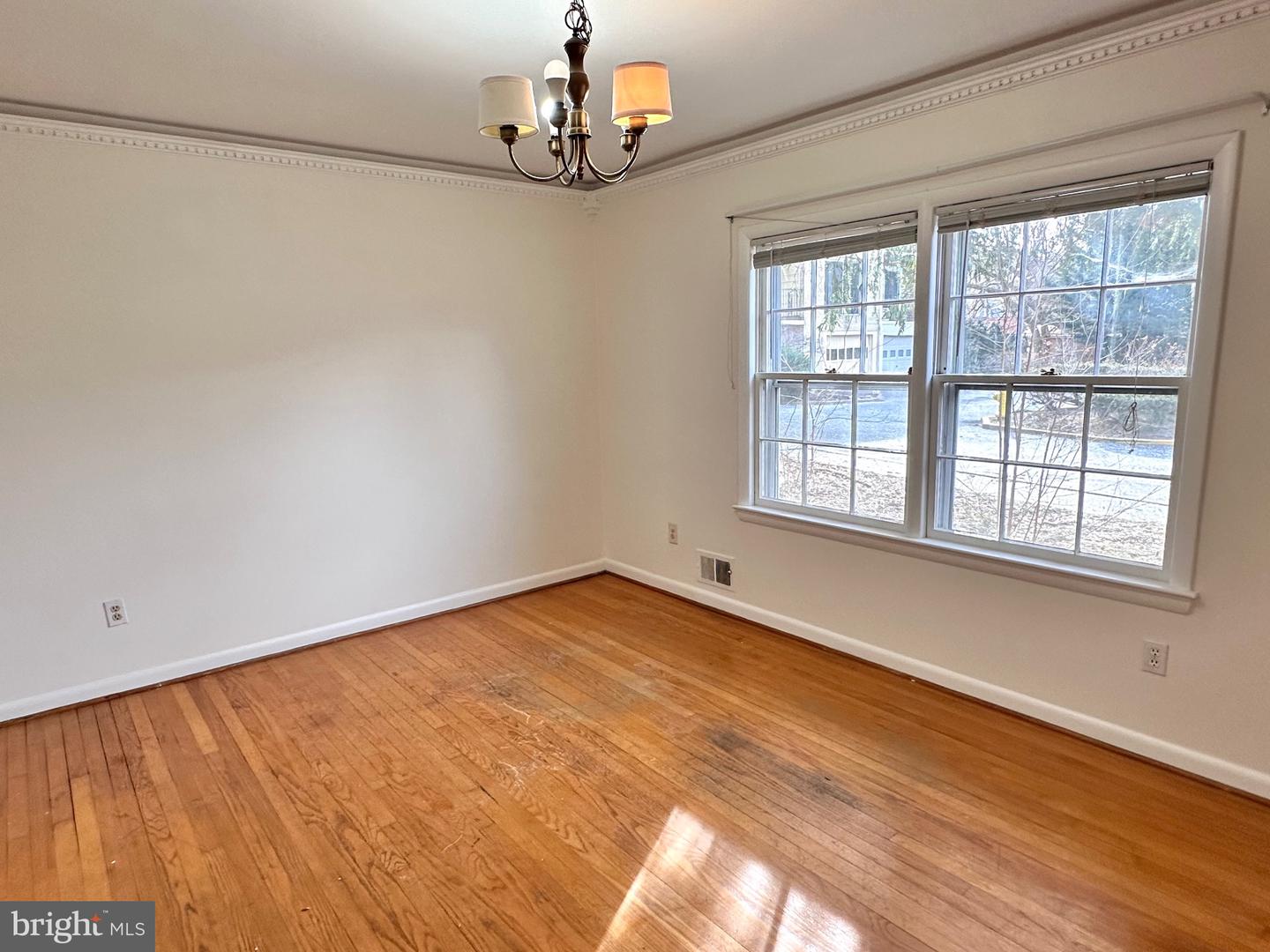 922 S GEORGE MASON DR, ARLINGTON, Virginia 22204, 3 Bedrooms Bedrooms, ,2 BathroomsBathrooms,Residential,For sale,922 S GEORGE MASON DR,VAAR2069042 MLS # VAAR2069042