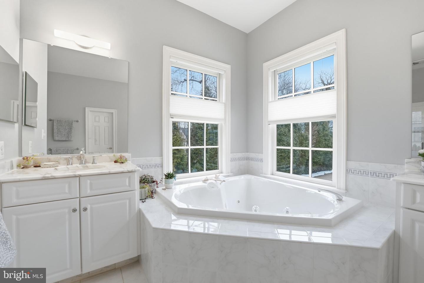 9874 PALACE GREEN WAY, VIENNA, Virginia 22181, 5 Bedrooms Bedrooms, ,5 BathroomsBathrooms,Residential,For sale,9874 PALACE GREEN WAY,VAFX2291736 MLS # VAFX2291736 9874 PALACE GREEN WAY, VIENNA, Virginia 22181, 5 Bedrooms Bedrooms, ,5 BathroomsBathrooms,Residential,For sale,9874 PALACE GREEN WAY,VAFX2291736 MLS # VAFX2291736