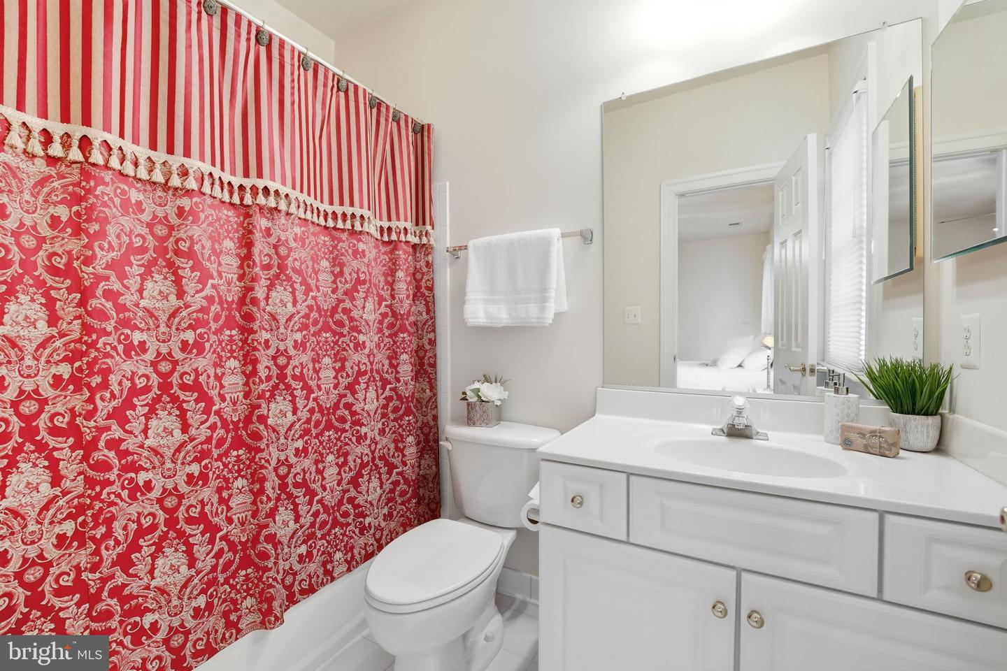 9874 PALACE GREEN WAY, VIENNA, Virginia 22181, 5 Bedrooms Bedrooms, ,5 BathroomsBathrooms,Residential,For sale,9874 PALACE GREEN WAY,VAFX2291736 MLS # VAFX2291736 9874 PALACE GREEN WAY, VIENNA, Virginia 22181, 5 Bedrooms Bedrooms, ,5 BathroomsBathrooms,Residential,For sale,9874 PALACE GREEN WAY,VAFX2291736 MLS # VAFX2291736