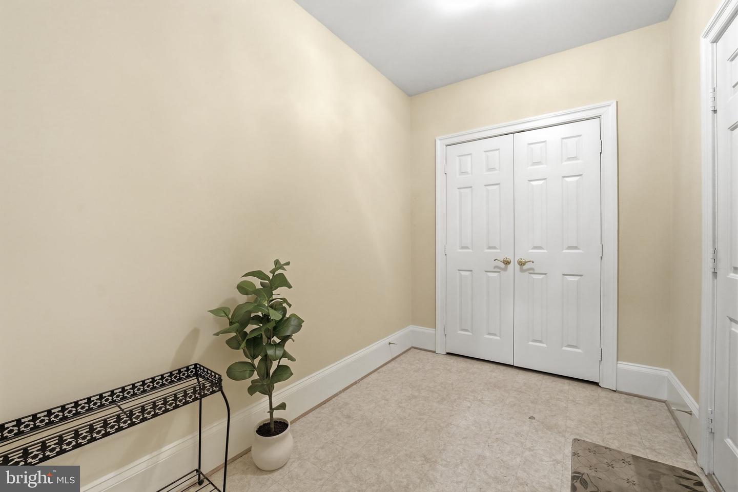 9874 PALACE GREEN WAY, VIENNA, Virginia 22181, 5 Bedrooms Bedrooms, ,5 BathroomsBathrooms,Residential,For sale,9874 PALACE GREEN WAY,VAFX2291736 MLS # VAFX2291736 9874 PALACE GREEN WAY, VIENNA, Virginia 22181, 5 Bedrooms Bedrooms, ,5 BathroomsBathrooms,Residential,For sale,9874 PALACE GREEN WAY,VAFX2291736 MLS # VAFX2291736