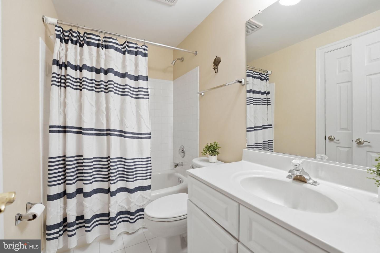 9874 PALACE GREEN WAY, VIENNA, Virginia 22181, 5 Bedrooms Bedrooms, ,5 BathroomsBathrooms,Residential,For sale,9874 PALACE GREEN WAY,VAFX2291736 MLS # VAFX2291736 9874 PALACE GREEN WAY, VIENNA, Virginia 22181, 5 Bedrooms Bedrooms, ,5 BathroomsBathrooms,Residential,For sale,9874 PALACE GREEN WAY,VAFX2291736 MLS # VAFX2291736