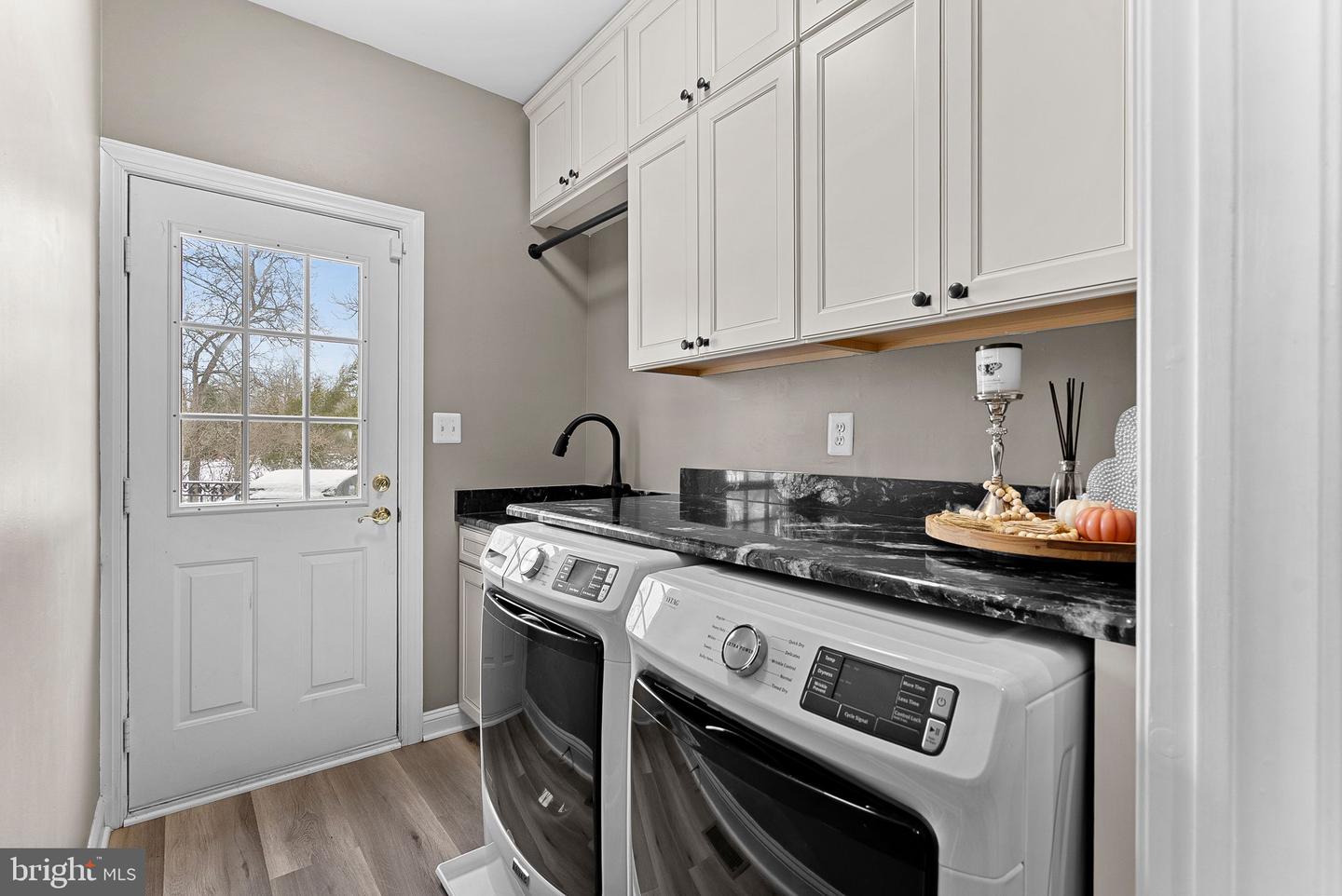 43312 CRYSTAL LAKE ST, LEESBURG, Virginia 20176, 5 Bedrooms Bedrooms, ,4 BathroomsBathrooms,Residential,For sale,43312 CRYSTAL LAKE ST,VALO2112340 MLS # VALO2112340