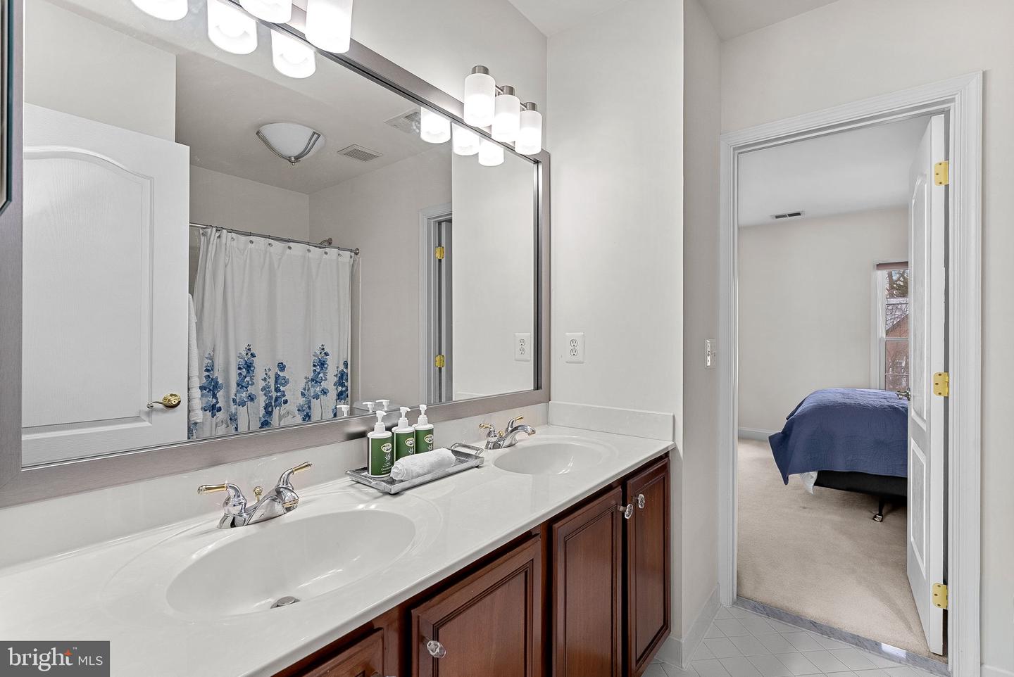 43312 CRYSTAL LAKE ST, LEESBURG, Virginia 20176, 5 Bedrooms Bedrooms, ,4 BathroomsBathrooms,Residential,For sale,43312 CRYSTAL LAKE ST,VALO2112340 MLS # VALO2112340