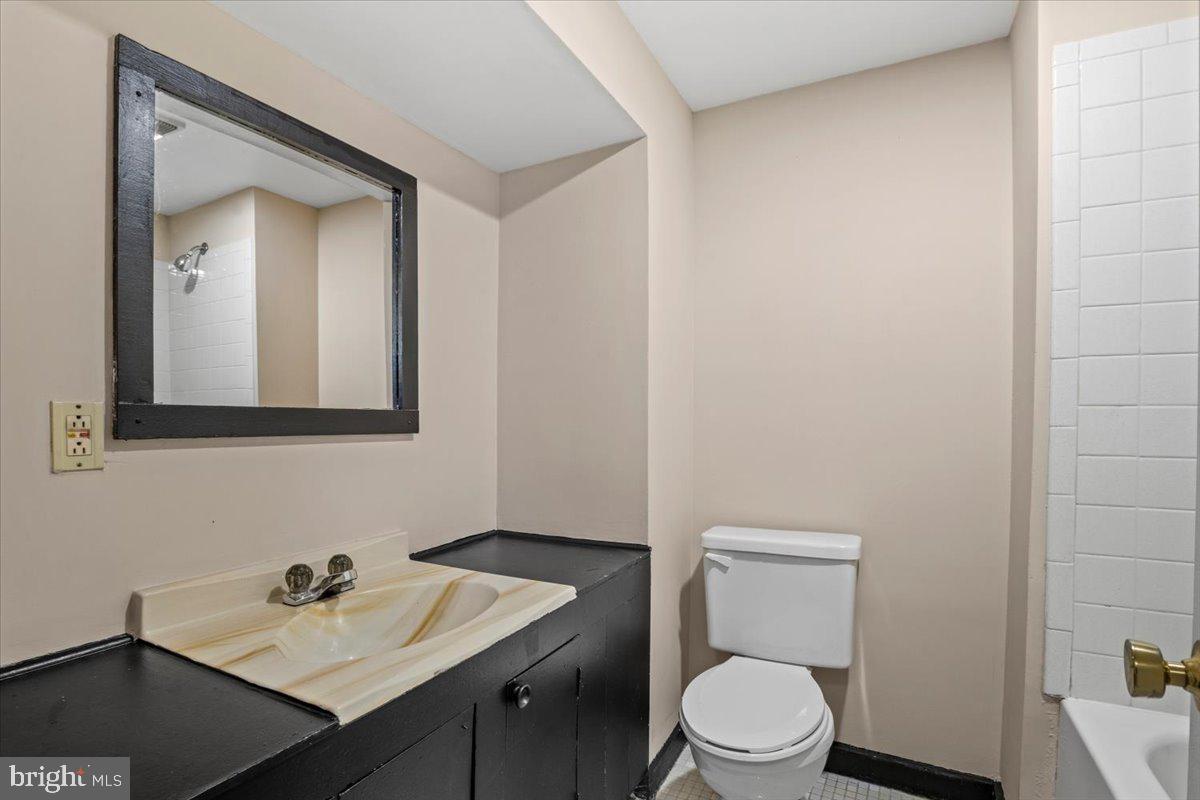 5711 HEMING AVE, SPRINGFIELD, Virginia 22151, 4 Bedrooms Bedrooms, ,3 BathroomsBathrooms,Residential,For sale,5711 HEMING AVE,VAFX2288470 MLS # VAFX2288470 5711 HEMING AVE, SPRINGFIELD, Virginia 22151, 4 Bedrooms Bedrooms, ,3 BathroomsBathrooms,Residential,For sale,5711 HEMING AVE,VAFX2288470 MLS # VAFX2288470