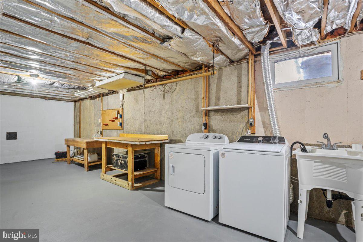 5711 HEMING AVE, SPRINGFIELD, Virginia 22151, 4 Bedrooms Bedrooms, ,3 BathroomsBathrooms,Residential,For sale,5711 HEMING AVE,VAFX2288470 MLS # VAFX2288470 5711 HEMING AVE, SPRINGFIELD, Virginia 22151, 4 Bedrooms Bedrooms, ,3 BathroomsBathrooms,Residential,For sale,5711 HEMING AVE,VAFX2288470 MLS # VAFX2288470