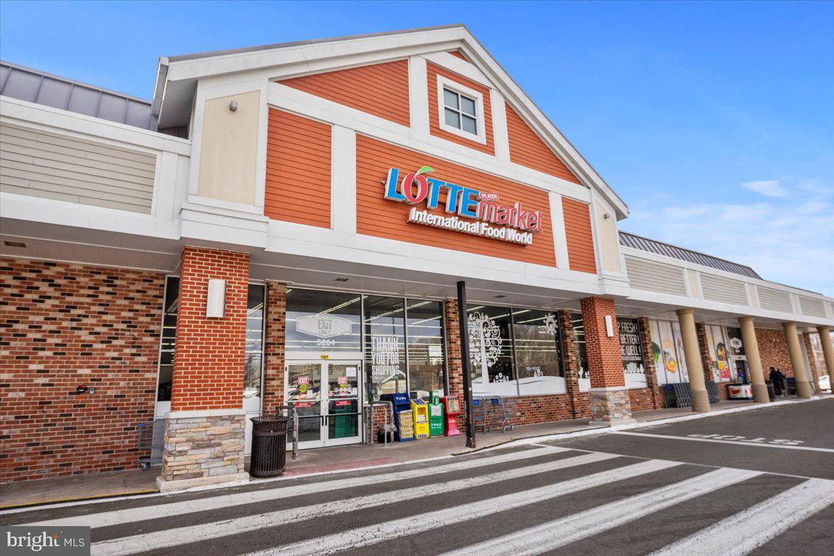 5711 HEMING AVE, SPRINGFIELD, Virginia 22151, 4 Bedrooms Bedrooms, ,3 BathroomsBathrooms,Residential,For sale,5711 HEMING AVE,VAFX2288470 MLS # VAFX2288470 5711 HEMING AVE, SPRINGFIELD, Virginia 22151, 4 Bedrooms Bedrooms, ,3 BathroomsBathrooms,Residential,For sale,5711 HEMING AVE,VAFX2288470 MLS # VAFX2288470