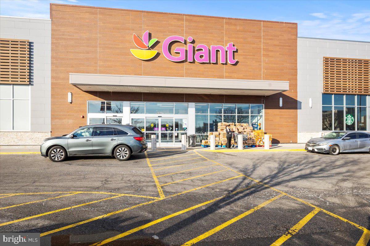 5711 HEMING AVE, SPRINGFIELD, Virginia 22151, 4 Bedrooms Bedrooms, ,3 BathroomsBathrooms,Residential,For sale,5711 HEMING AVE,VAFX2288470 MLS # VAFX2288470 5711 HEMING AVE, SPRINGFIELD, Virginia 22151, 4 Bedrooms Bedrooms, ,3 BathroomsBathrooms,Residential,For sale,5711 HEMING AVE,VAFX2288470 MLS # VAFX2288470