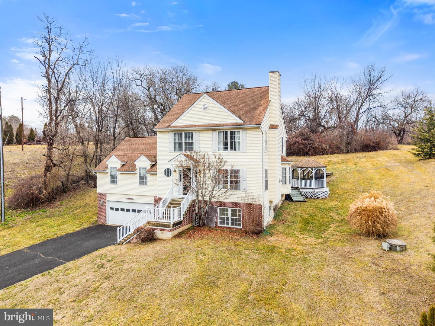 11530 JOHN MARSHALL HWY, MARKHAM, Virginia 22643, 3 Bedrooms Bedrooms, 10 Rooms Rooms,3 BathroomsBathrooms,Residential,For sale,11530 JOHN MARSHALL HWY,VAFQ2020498 MLS # VAFQ2020498