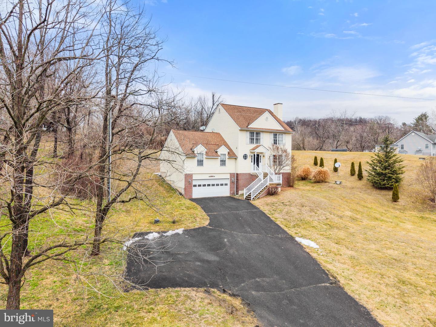 11530 JOHN MARSHALL HWY, MARKHAM, Virginia 22643, 3 Bedrooms Bedrooms, 10 Rooms Rooms,3 BathroomsBathrooms,Residential,For sale,11530 JOHN MARSHALL HWY,VAFQ2020498 MLS # VAFQ2020498