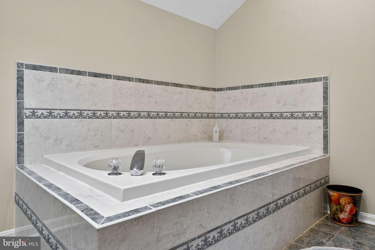 11530 JOHN MARSHALL HWY, MARKHAM, Virginia 22643, 3 Bedrooms Bedrooms, 10 Rooms Rooms,3 BathroomsBathrooms,Residential,For sale,11530 JOHN MARSHALL HWY,VAFQ2020498 MLS # VAFQ2020498