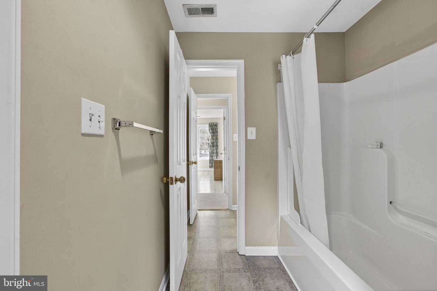 11530 JOHN MARSHALL HWY, MARKHAM, Virginia 22643, 3 Bedrooms Bedrooms, 10 Rooms Rooms,3 BathroomsBathrooms,Residential,For sale,11530 JOHN MARSHALL HWY,VAFQ2020498 MLS # VAFQ2020498