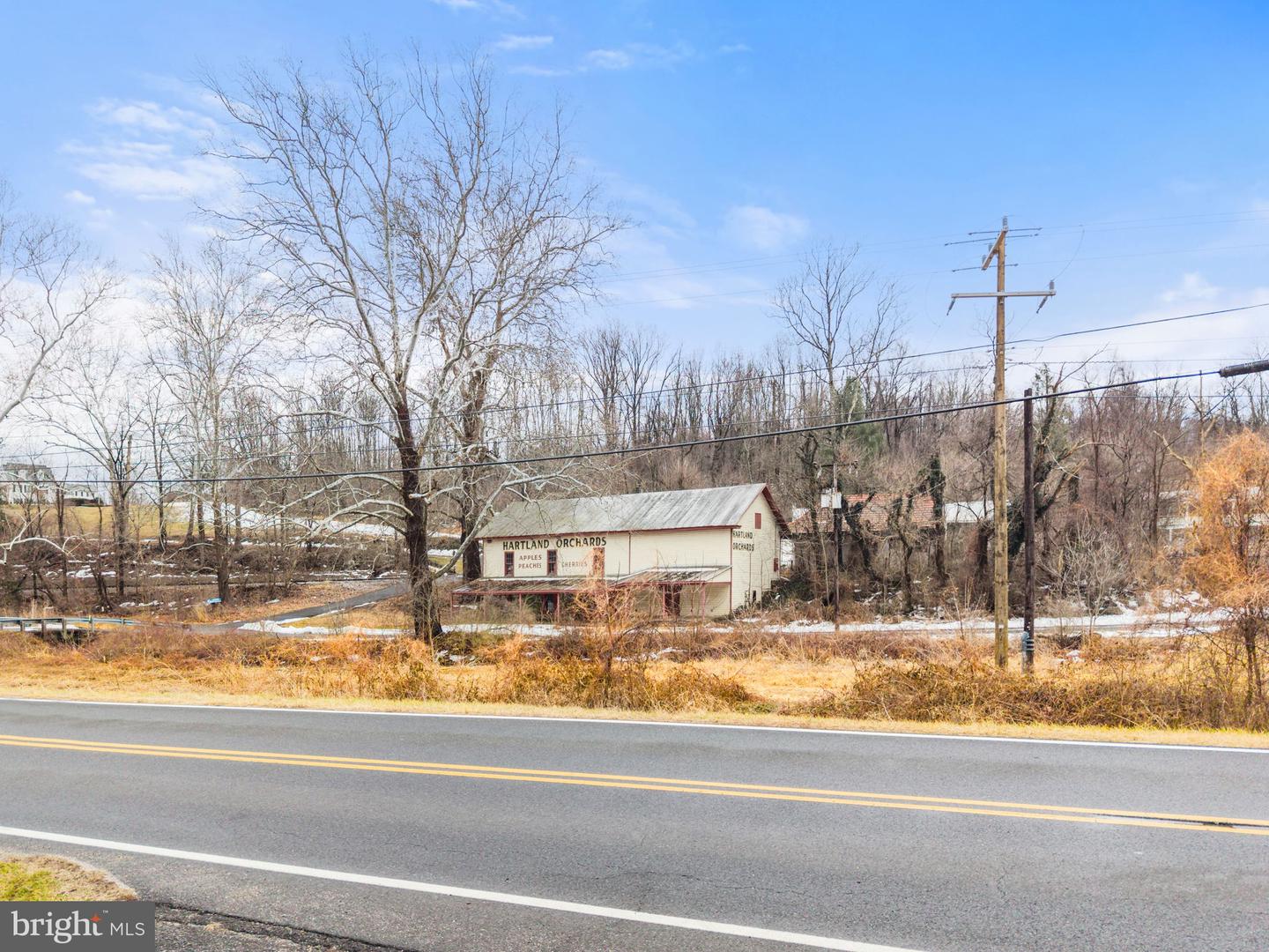 11530 JOHN MARSHALL HWY, MARKHAM, Virginia 22643, 3 Bedrooms Bedrooms, 10 Rooms Rooms,3 BathroomsBathrooms,Residential,For sale,11530 JOHN MARSHALL HWY,VAFQ2020498 MLS # VAFQ2020498