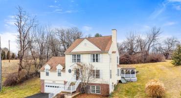 11530 JOHN MARSHALL HWY, MARKHAM, Virginia 22643, 3 Bedrooms Bedrooms, 10 Rooms Rooms,3 BathroomsBathrooms,Residential,For sale,11530 JOHN MARSHALL HWY,VAFQ2020498 MLS # VAFQ2020498