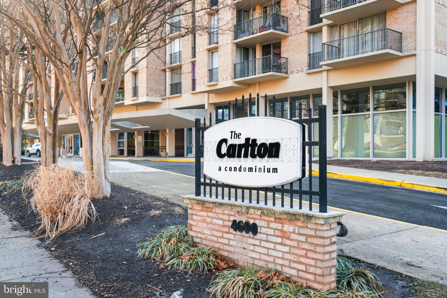 4600 S FOUR MILE RUN DR #927, ARLINGTON, Virginia 22204, 2 Bedrooms Bedrooms, ,1 BathroomBathrooms,Residential,For sale,4600 S FOUR MILE RUN DR #927,VAAR2068788 MLS # VAAR2068788