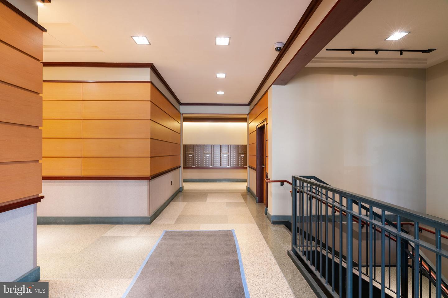 4600 S FOUR MILE RUN DR #927, ARLINGTON, Virginia 22204, 2 Bedrooms Bedrooms, ,1 BathroomBathrooms,Residential,For sale,4600 S FOUR MILE RUN DR #927,VAAR2068788 MLS # VAAR2068788