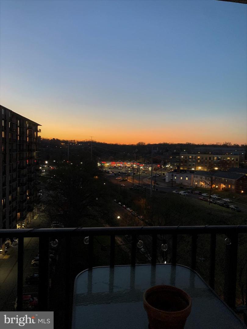 4600 S FOUR MILE RUN DR #927, ARLINGTON, Virginia 22204, 2 Bedrooms Bedrooms, ,1 BathroomBathrooms,Residential,For sale,4600 S FOUR MILE RUN DR #927,VAAR2068788 MLS # VAAR2068788