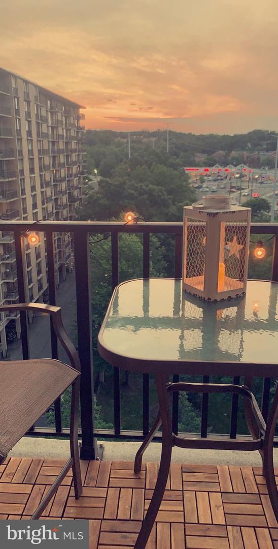 4600 S FOUR MILE RUN DR #927, ARLINGTON, Virginia 22204, 2 Bedrooms Bedrooms, ,1 BathroomBathrooms,Residential,For sale,4600 S FOUR MILE RUN DR #927,VAAR2068788 MLS # VAAR2068788