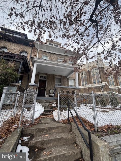 4210 NEW HAMPSHIRE AVE NW, WASHINGTON, District Of Columbia 20011, 3 Bedrooms Bedrooms, 5 Rooms Rooms,2 BathroomsBathrooms,Residential,For sale,4210 NEW HAMPSHIRE AVE NW,DCDC2246346 MLS # DCDC2246346