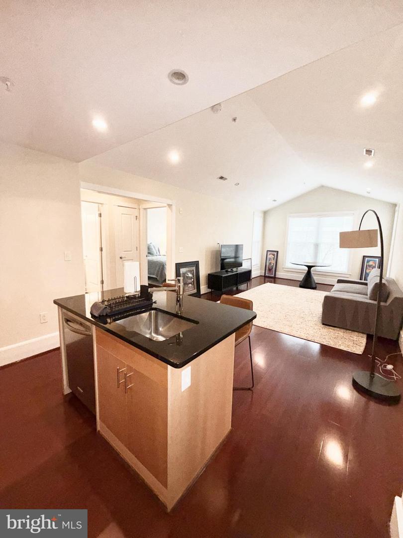 910 POWHATAN ST #304S, ALEXANDRIA, Virginia 22314, 2 Bedrooms Bedrooms, 4 Rooms Rooms,2 BathroomsBathrooms,Residential,For sale,910 POWHATAN ST #304S,VAAX2054280 MLS # VAAX2054280 910 POWHATAN ST #304S, ALEXANDRIA, Virginia 22314, 2 Bedrooms Bedrooms, 4 Rooms Rooms,2 BathroomsBathrooms,Residential,For sale,910 POWHATAN ST #304S,VAAX2054280 MLS # VAAX2054280