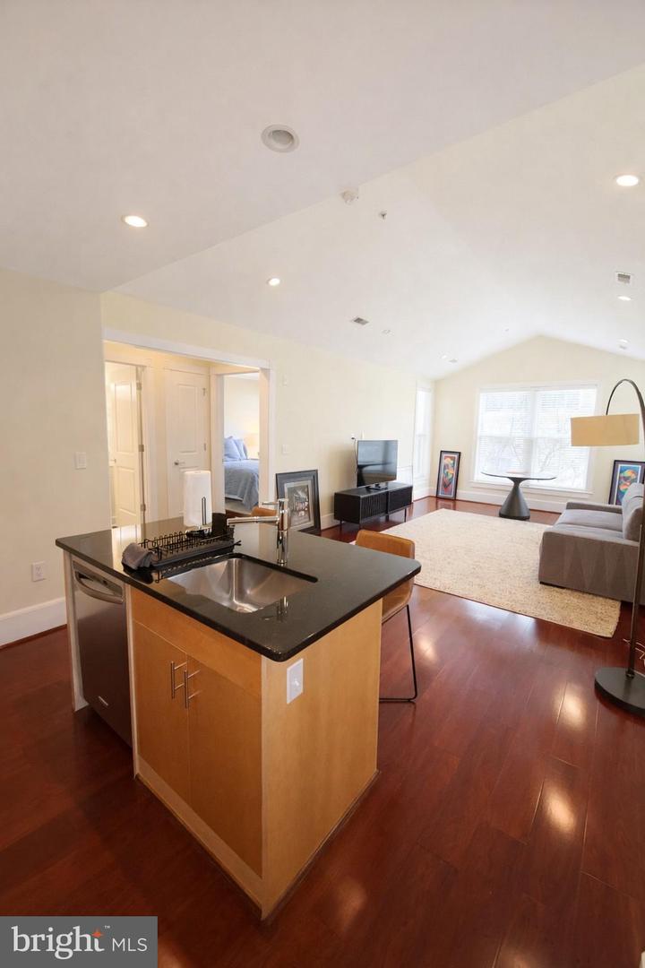 910 POWHATAN ST #304S, ALEXANDRIA, Virginia 22314, 2 Bedrooms Bedrooms, 4 Rooms Rooms,2 BathroomsBathrooms,Residential,For sale,910 POWHATAN ST #304S,VAAX2054280 MLS # VAAX2054280 910 POWHATAN ST #304S, ALEXANDRIA, Virginia 22314, 2 Bedrooms Bedrooms, 4 Rooms Rooms,2 BathroomsBathrooms,Residential,For sale,910 POWHATAN ST #304S,VAAX2054280 MLS # VAAX2054280