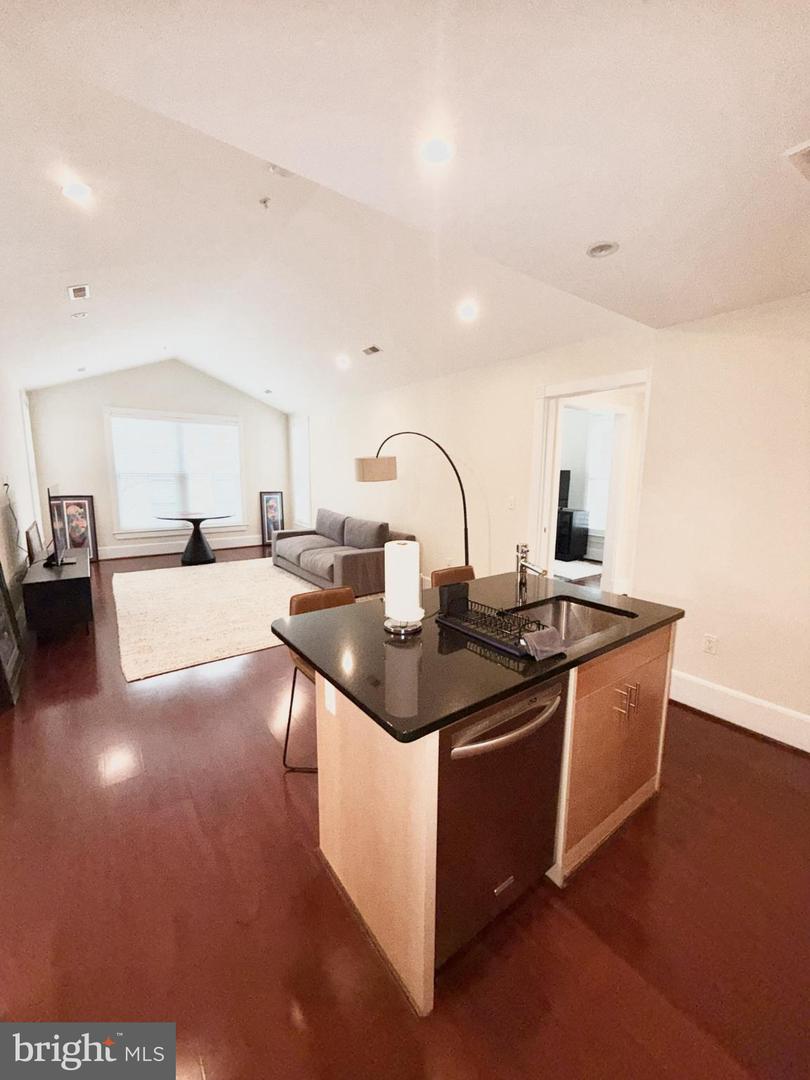 910 POWHATAN ST #304S, ALEXANDRIA, Virginia 22314, 2 Bedrooms Bedrooms, 4 Rooms Rooms,2 BathroomsBathrooms,Residential,For sale,910 POWHATAN ST #304S,VAAX2054280 MLS # VAAX2054280 910 POWHATAN ST #304S, ALEXANDRIA, Virginia 22314, 2 Bedrooms Bedrooms, 4 Rooms Rooms,2 BathroomsBathrooms,Residential,For sale,910 POWHATAN ST #304S,VAAX2054280 MLS # VAAX2054280