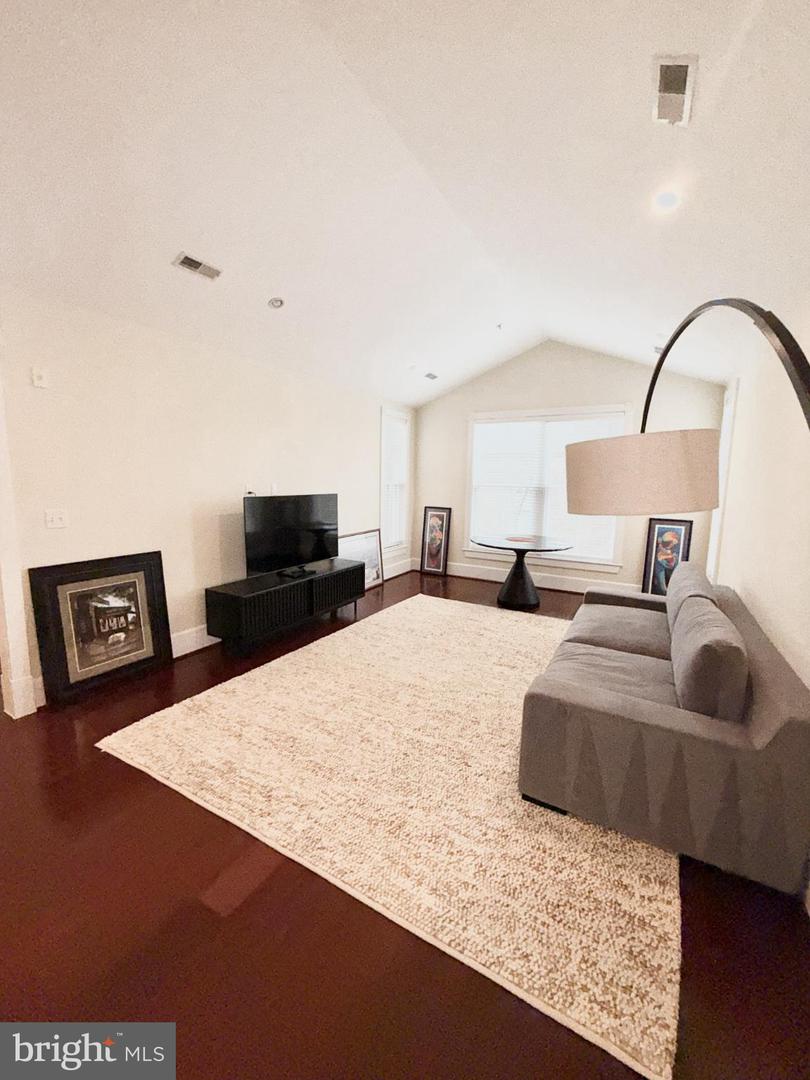 910 POWHATAN ST #304S, ALEXANDRIA, Virginia 22314, 2 Bedrooms Bedrooms, 4 Rooms Rooms,2 BathroomsBathrooms,Residential,For sale,910 POWHATAN ST #304S,VAAX2054280 MLS # VAAX2054280 910 POWHATAN ST #304S, ALEXANDRIA, Virginia 22314, 2 Bedrooms Bedrooms, 4 Rooms Rooms,2 BathroomsBathrooms,Residential,For sale,910 POWHATAN ST #304S,VAAX2054280 MLS # VAAX2054280