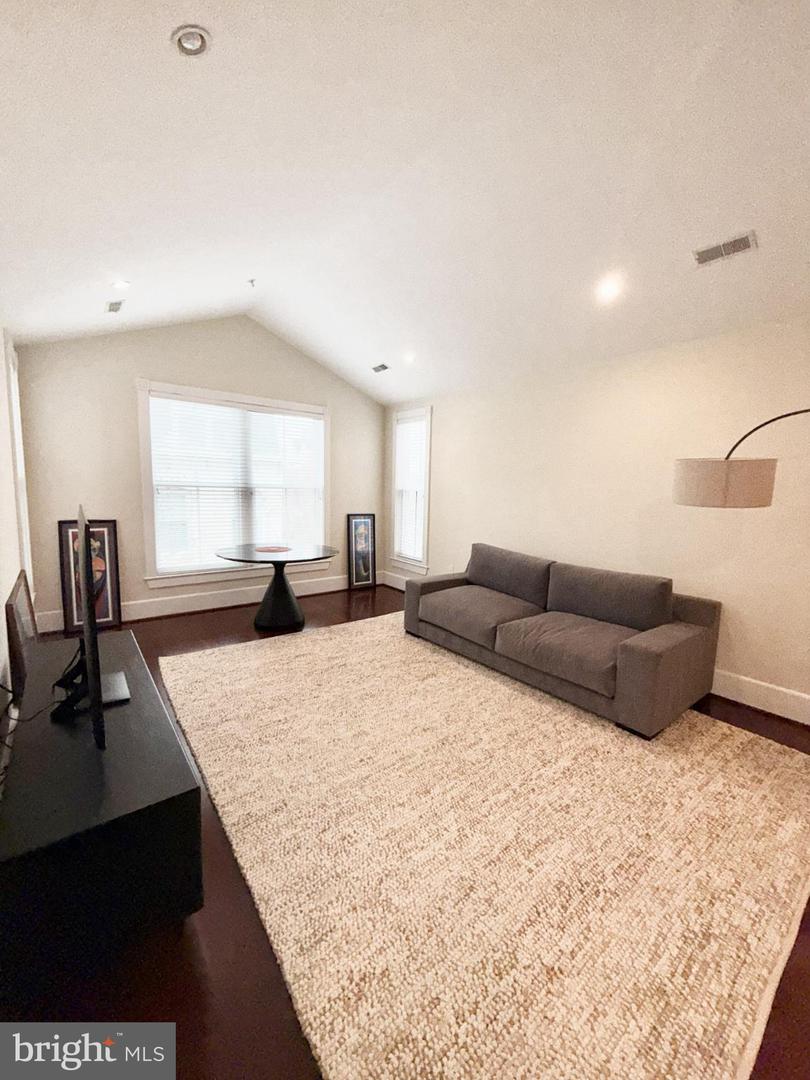 910 POWHATAN ST #304S, ALEXANDRIA, Virginia 22314, 2 Bedrooms Bedrooms, 4 Rooms Rooms,2 BathroomsBathrooms,Residential,For sale,910 POWHATAN ST #304S,VAAX2054280 MLS # VAAX2054280 910 POWHATAN ST #304S, ALEXANDRIA, Virginia 22314, 2 Bedrooms Bedrooms, 4 Rooms Rooms,2 BathroomsBathrooms,Residential,For sale,910 POWHATAN ST #304S,VAAX2054280 MLS # VAAX2054280